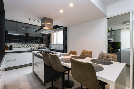 Apartamento para alugar com 261m², 4 quartos e 4 vagas Apartamento para alugar com 261m², 4 quartos e 4 vagasCozinha