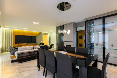 Apartamento para alugar com 261m², 4 quartos e 4 vagas Apartamento para alugar com 261m², 4 quartos e 4 vagasSala