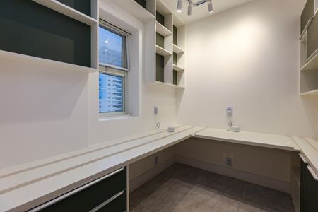 Apartamento para alugar com 261m², 4 quartos e 4 vagas Apartamento para alugar com 261m², 4 quartos e 4 vagasEscritório