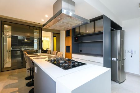Apartamento para alugar com 261m², 4 quartos e 4 vagas Apartamento para alugar com 261m², 4 quartos e 4 vagasCozinha