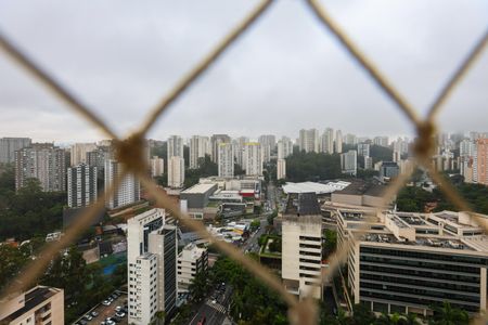 Apartamento para alugar com 261m², 4 quartos e 4 vagas Apartamento para alugar com 261m², 4 quartos e 4 vagasVista da Suíte 3