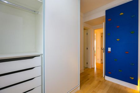 Apartamento para alugar com 261m², 4 quartos e 4 vagas Apartamento para alugar com 261m², 4 quartos e 4 vagasSuíte 2