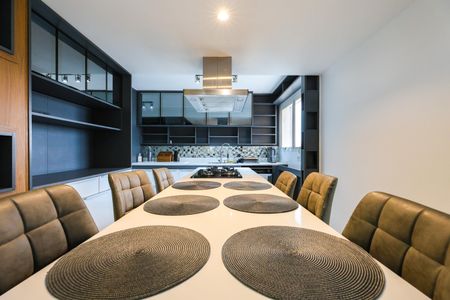 Apartamento para alugar com 261m², 4 quartos e 4 vagas Apartamento para alugar com 261m², 4 quartos e 4 vagasCozinha