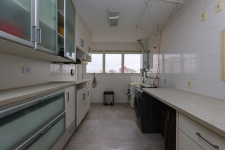 Apartamento para alugar com 261m², 4 quartos e 4 vagas Apartamento para alugar com 261m², 4 quartos e 4 vagasÁrea de Serviço