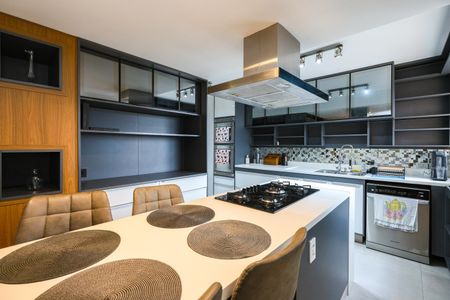 Apartamento para alugar com 261m², 4 quartos e 4 vagas Apartamento para alugar com 261m², 4 quartos e 4 vagasCozinha