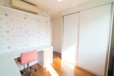 Apartamento à venda com 98m², 3 quartos e 2 vagasQuarto 2