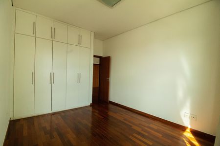 Apartamento à venda com 78m², 1 quarto e 2 vagas Apartamento à venda com 78m², 1 quarto e 2 vagasQuarto