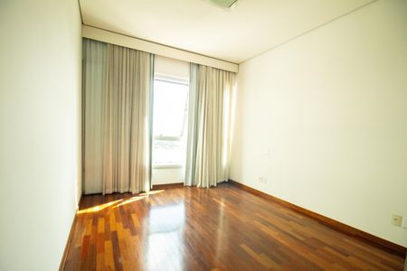 Apartamento à venda com 78m², 1 quarto e 2 vagas Apartamento à venda com 78m², 1 quarto e 2 vagasQuarto