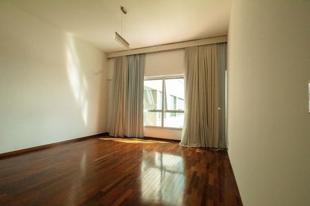 Apartamento à venda com 78m², 1 quarto e 2 vagas Apartamento à venda com 78m², 1 quarto e 2 vagasSala