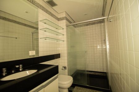 Apartamento à venda com 78m², 1 quarto e 2 vagas Apartamento à venda com 78m², 1 quarto e 2 vagasBanheiro Social