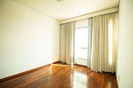 Apartamento à venda com 78m², 1 quarto e 2 vagas Apartamento à venda com 78m², 1 quarto e 2 vagasQuarto