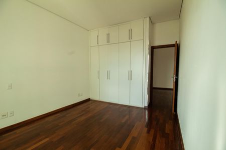 Apartamento à venda com 78m², 1 quarto e 2 vagas Apartamento à venda com 78m², 1 quarto e 2 vagasQuarto