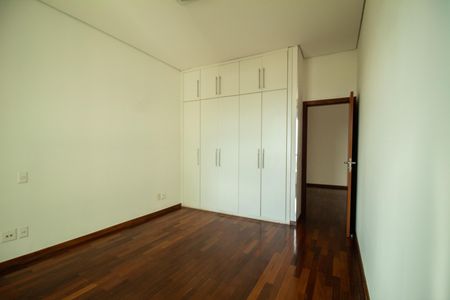 Apartamento à venda com 78m², 1 quarto e 2 vagas Apartamento à venda com 78m², 1 quarto e 2 vagasQuarto