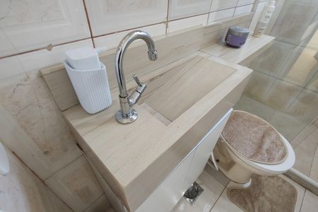 Apartamento à venda com 46m², 2 quartos e 1 vaga Apartamento à venda com 46m², 2 quartos e 1 vagaBanheiro Social