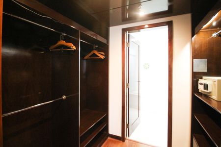 Apartamento para alugar com 60m², 1 quarto e 1 vaga Apartamento para alugar com 60m², 1 quarto e 1 vagaCloset do Quarto