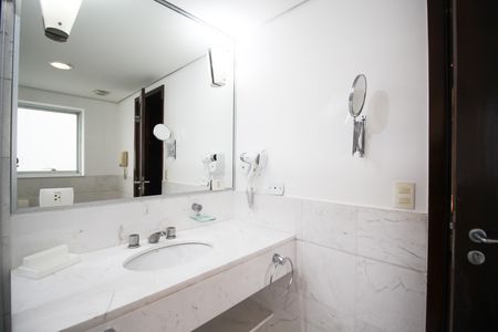 Apartamento para alugar com 60m², 1 quarto e 1 vaga Apartamento para alugar com 60m², 1 quarto e 1 vagaBanheiro