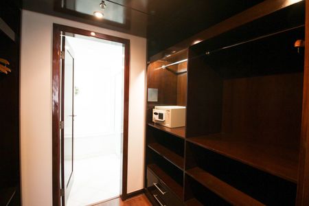 Apartamento para alugar com 60m², 1 quarto e 1 vaga Apartamento para alugar com 60m², 1 quarto e 1 vagaCloset do Quarto