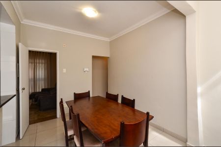 Apartamento à venda com 120m², 3 quartos e sem vaga Apartamento à venda com 120m², 3 quartos e sem vagaSala de Jantar