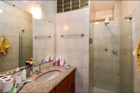 Apartamento à venda com 120m², 3 quartos e sem vaga Apartamento à venda com 120m², 3 quartos e sem vagaBanheiro Social