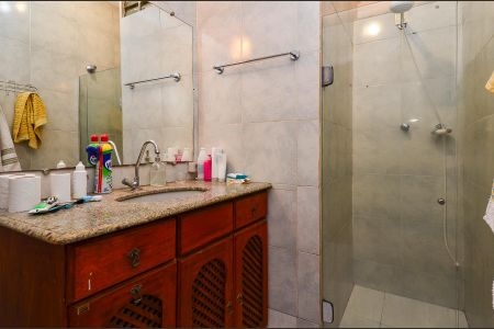 Apartamento à venda com 120m², 3 quartos e sem vaga Apartamento à venda com 120m², 3 quartos e sem vagaBanheiro Social