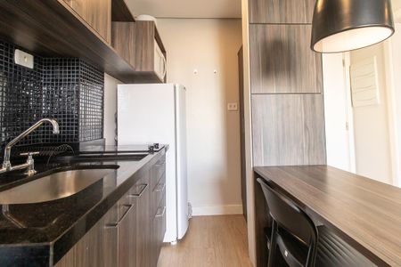 Studio para alugar com 30m², 1 quarto e 1 vaga Studio para alugar com 30m², 1 quarto e 1 vagaCozinha - Armários