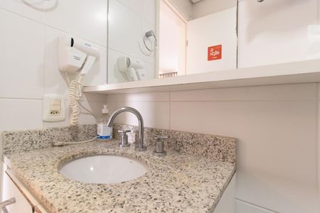 Studio para alugar com 30m², 1 quarto e 1 vaga Studio para alugar com 30m², 1 quarto e 1 vagaDetalhe do banheiro