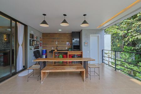 Casa de condomínio para alugar com 305m², 3 quartos e 4 vagas
