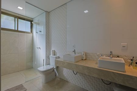 Casa de condomínio para alugar com 305m², 3 quartos e 4 vagas