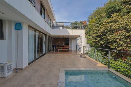 Casa de condomínio para alugar com 305m², 3 quartos e 4 vagas