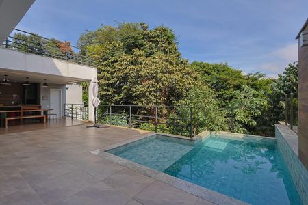 Casa de condomínio para alugar com 305m², 3 quartos e 4 vagas