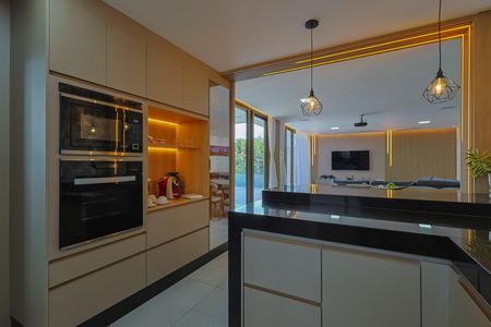 Casa de condomínio para alugar com 305m², 3 quartos e 4 vagas