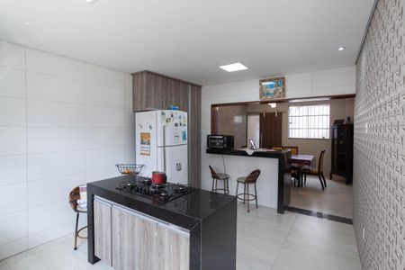 Casa para alugar com 390m², 3 quartos e 2 vagas Casa para alugar com 390m², 3 quartos e 2 vagasCozinha