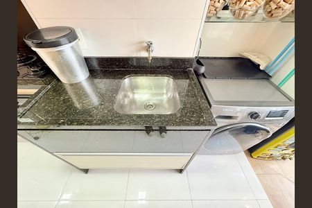 Apartamento para alugar com 68m², 2 quartos e 1 vagaÁrea de Serviço