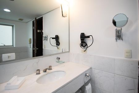 Apartamento para alugar com 60m², 1 quarto e 1 vaga Apartamento para alugar com 60m², 1 quarto e 1 vagaBanheiro