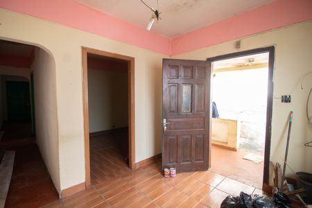 SALA de casa à venda com 2 quartos, 240m² em Vila Vitorio Mazzei, São Paulo