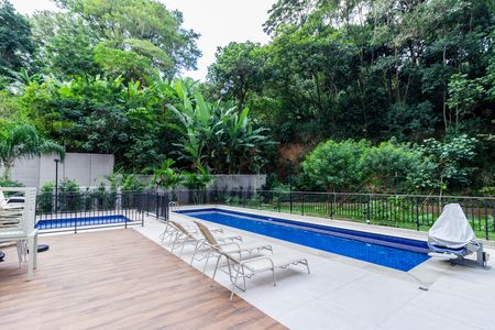 Apartamento à venda com 39m², 2 quartos e sem vagaÁrea comum - Piscina