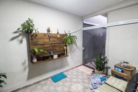 Casa à venda com 143m², 2 quartos e 2 vagas Casa à venda com 143m², 2 quartos e 2 vagasSala