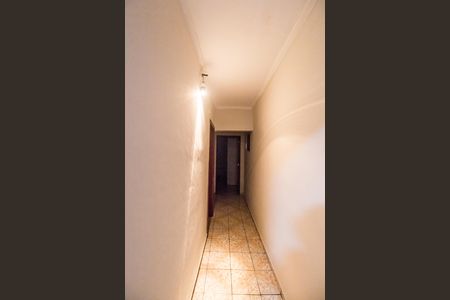 Casa à venda com 143m², 2 quartos e 2 vagas Casa à venda com 143m², 2 quartos e 2 vagasCorredor