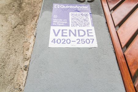 Casa à venda com 143m², 2 quartos e 2 vagas Casa à venda com 143m², 2 quartos e 2 vagasVista da Rua