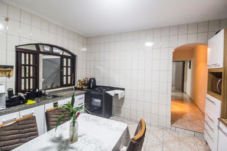Casa à venda com 143m², 2 quartos e 2 vagas Casa à venda com 143m², 2 quartos e 2 vagasCozinha