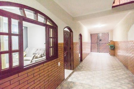Casa à venda com 143m², 2 quartos e 2 vagas Casa à venda com 143m², 2 quartos e 2 vagasEntrada