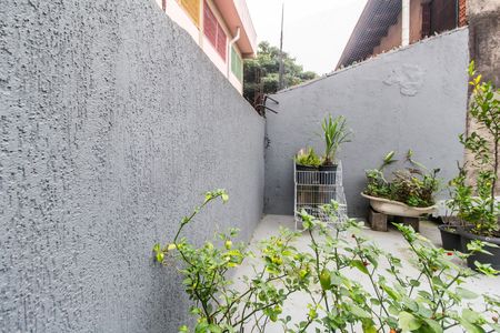 Casa à venda com 143m², 2 quartos e 2 vagas Casa à venda com 143m², 2 quartos e 2 vagasQuintal