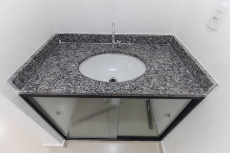 Apartamento para alugar com 38m², 2 quartos e sem vaga Apartamento para alugar com 38m², 2 quartos e sem vagaBanheiro