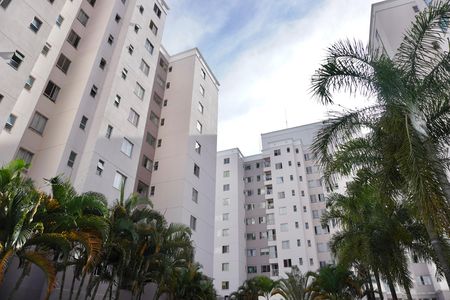Apartamento à venda com 56m², 2 quartos e 1 vaga Apartamento à venda com 56m², 2 quartos e 1 vagaFachada