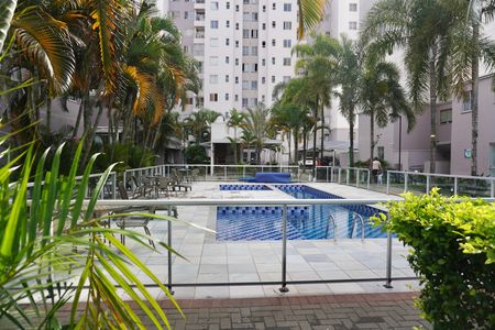 Apartamento à venda com 56m², 2 quartos e 1 vaga Apartamento à venda com 56m², 2 quartos e 1 vagaÁrea comum - Piscina