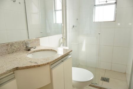 Apartamento à venda com 56m², 2 quartos e 1 vaga Apartamento à venda com 56m², 2 quartos e 1 vagaBanheiro Social