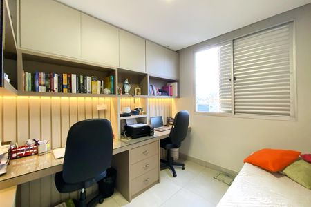 Apartamento à venda com 113m², 4 quartos e 4 vagasQuarto 4