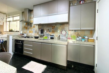Apartamento à venda com 113m², 4 quartos e 4 vagasCozinha