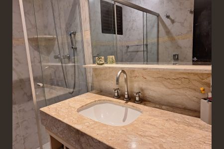Apartamento à venda com 95m², 2 quartos e 2 vagas Apartamento à venda com 95m², 2 quartos e 2 vagasBanheiro