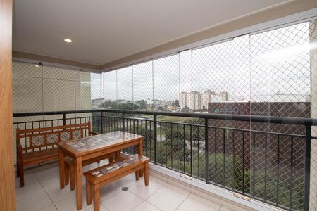 Apartamento à venda com 68m², 2 quartos e 1 vaga Apartamento à venda com 68m², 2 quartos e 1 vagaVaranda